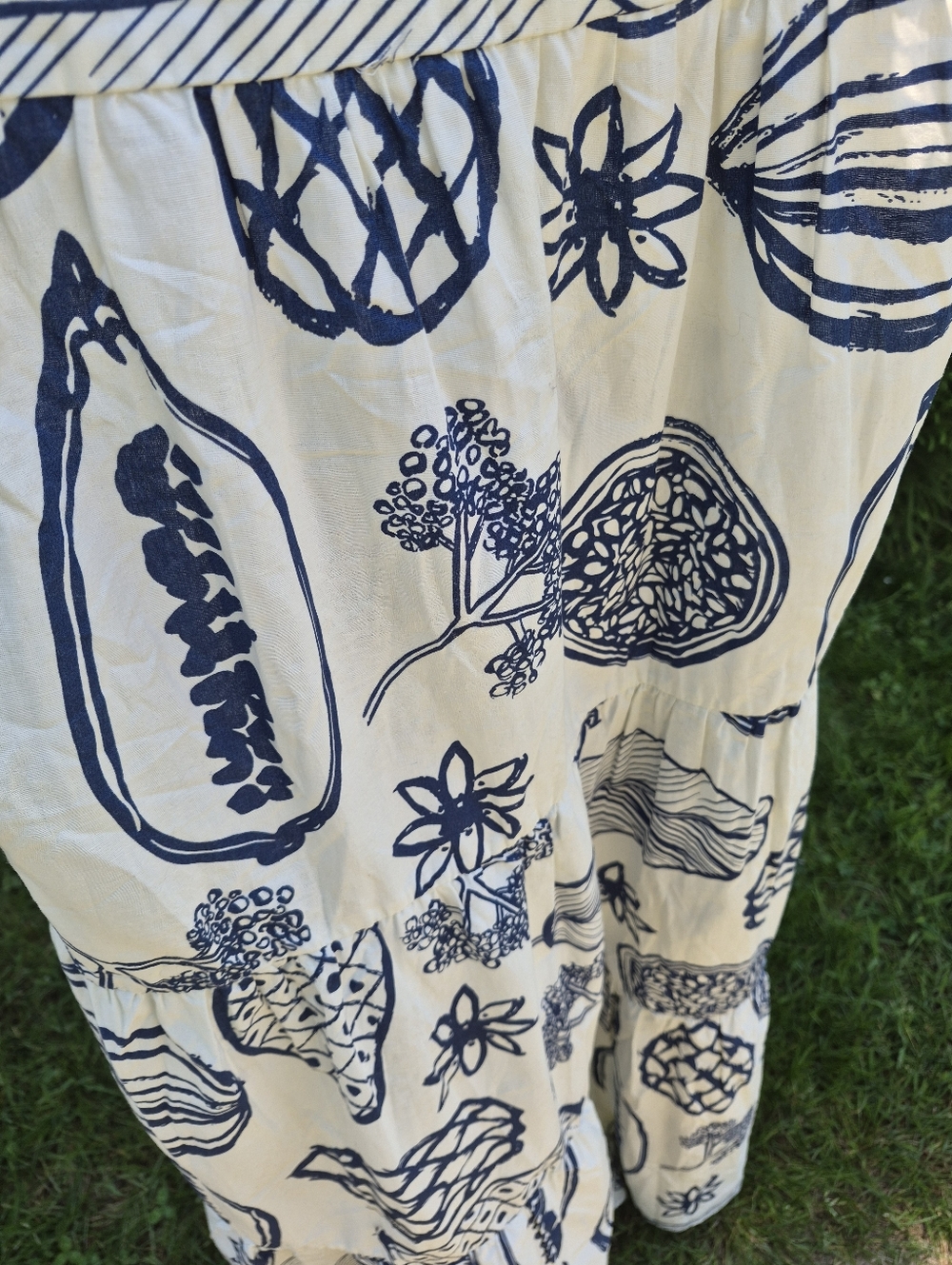 New Ladies BOUTIQUE Petal And Pup Cream & Navy Printed Maxi Sundress Large - Picture 4 of 5
